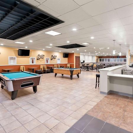 Suburban Studios, Kearney Luaran gambar