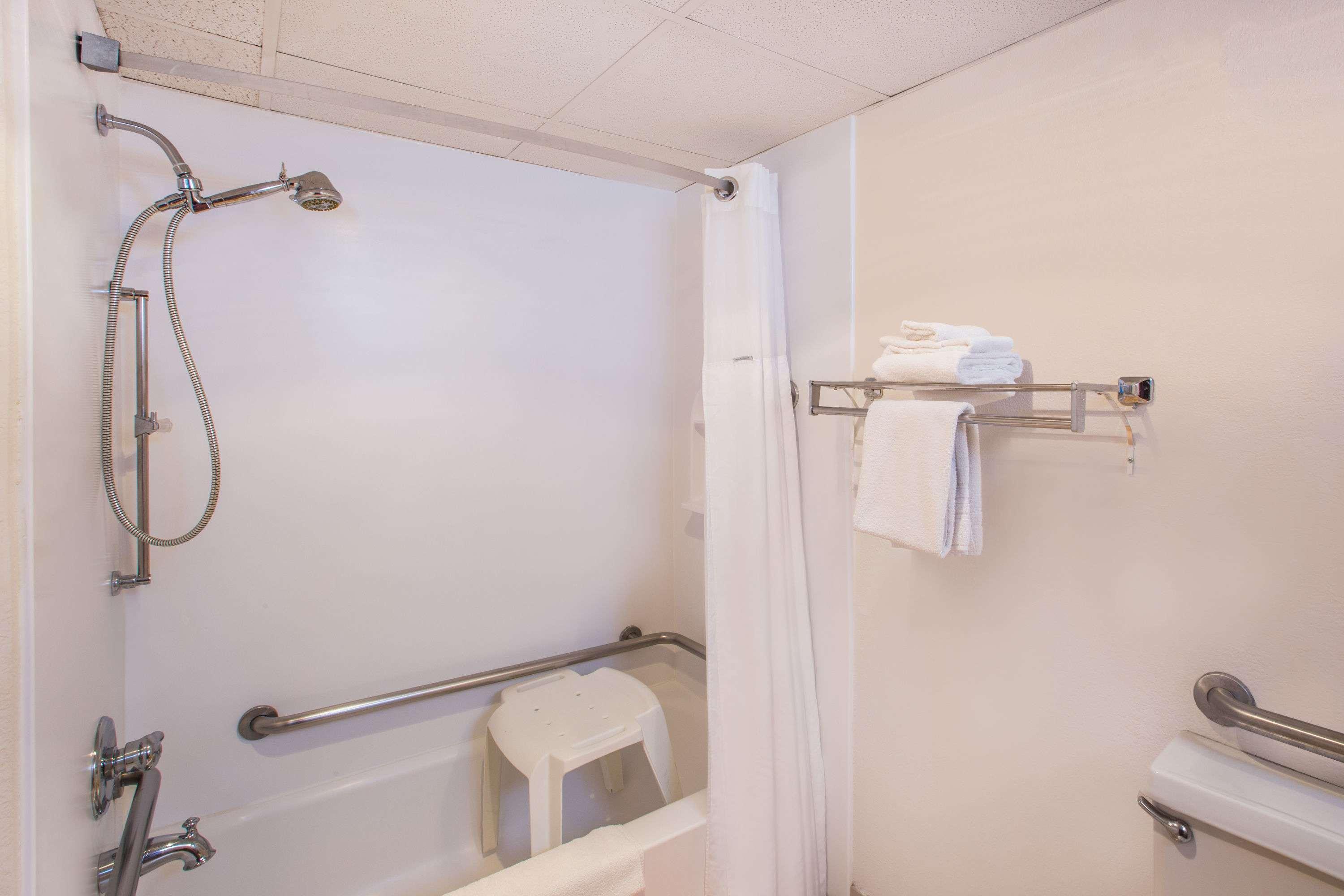Suburban Studios, Kearney Luaran gambar