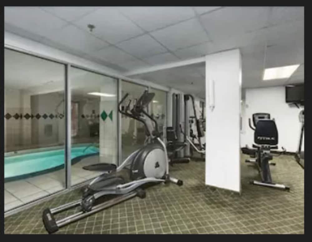 Suburban Studios, Kearney Luaran gambar