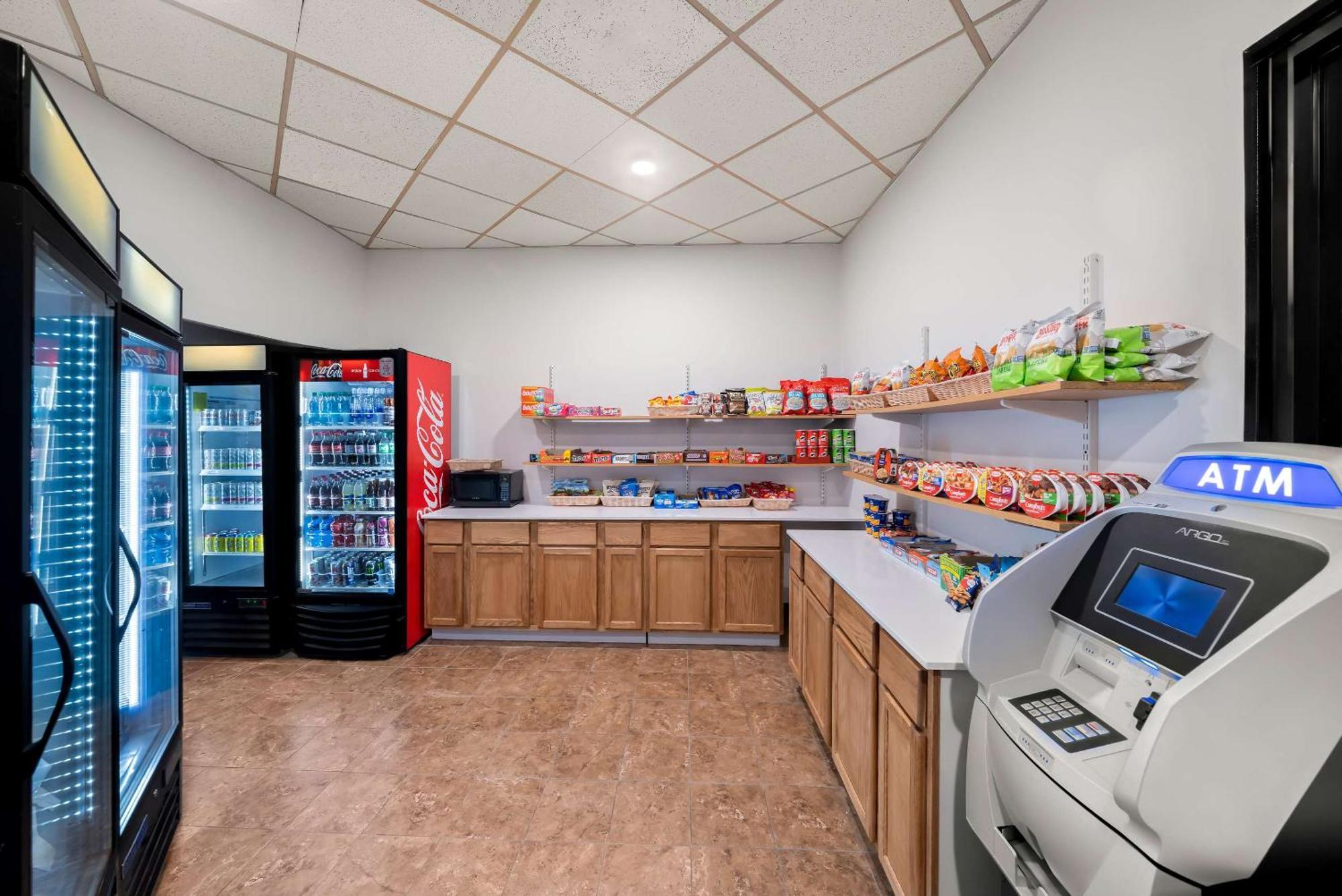 Suburban Studios, Kearney Luaran gambar