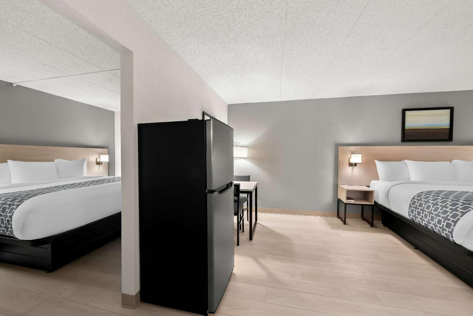 Suburban Studios, Kearney Luaran gambar