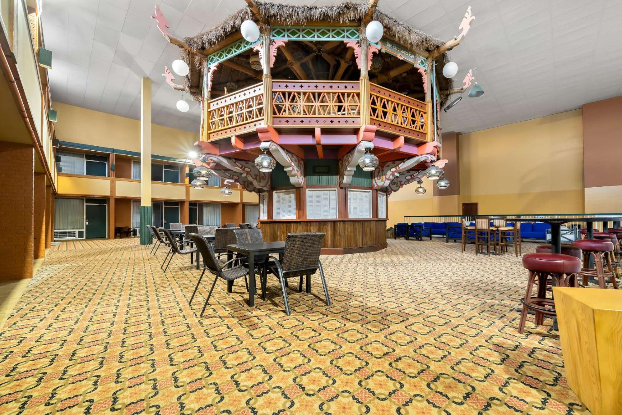 Suburban Studios, Kearney Luaran gambar