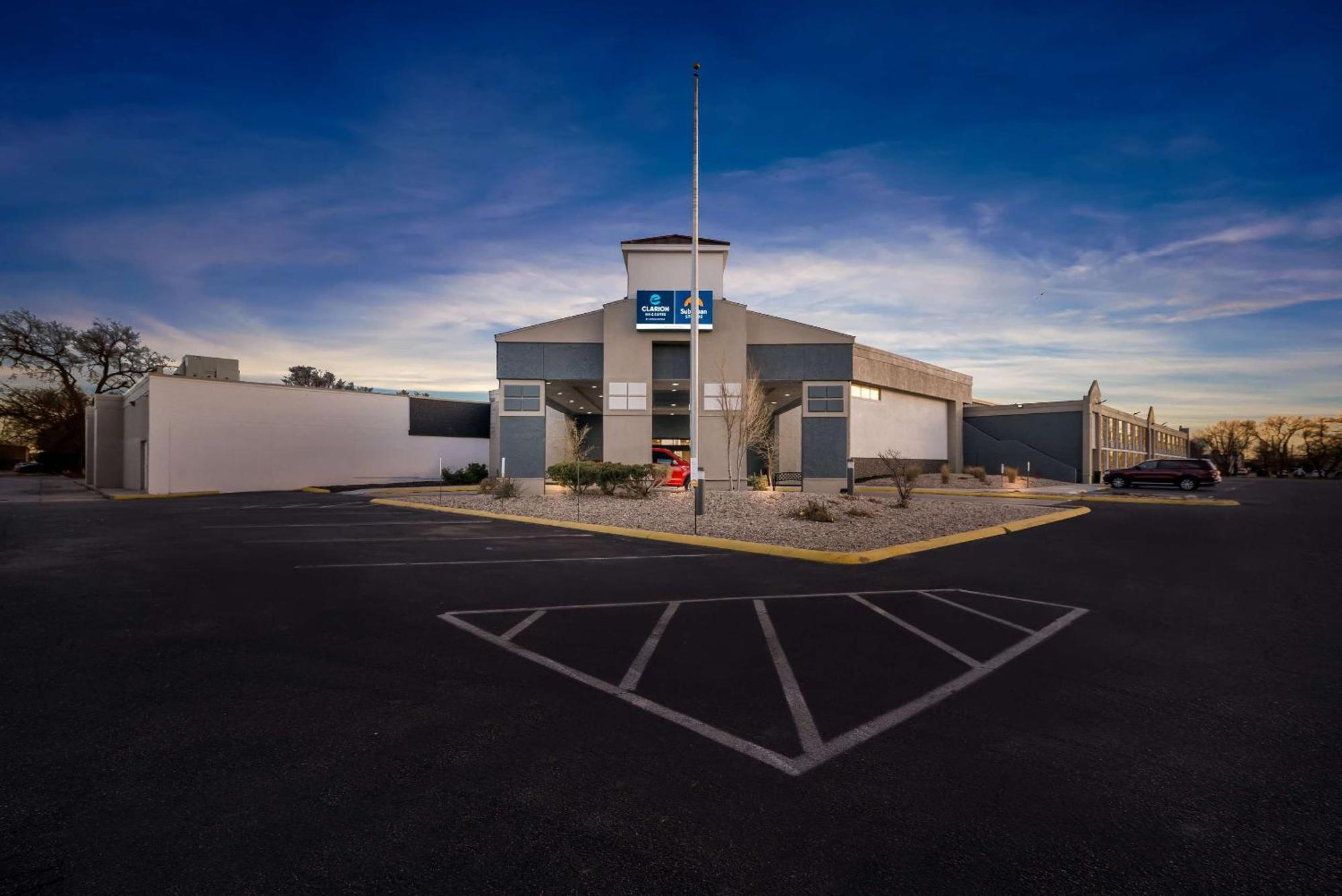 Suburban Studios, Kearney Luaran gambar