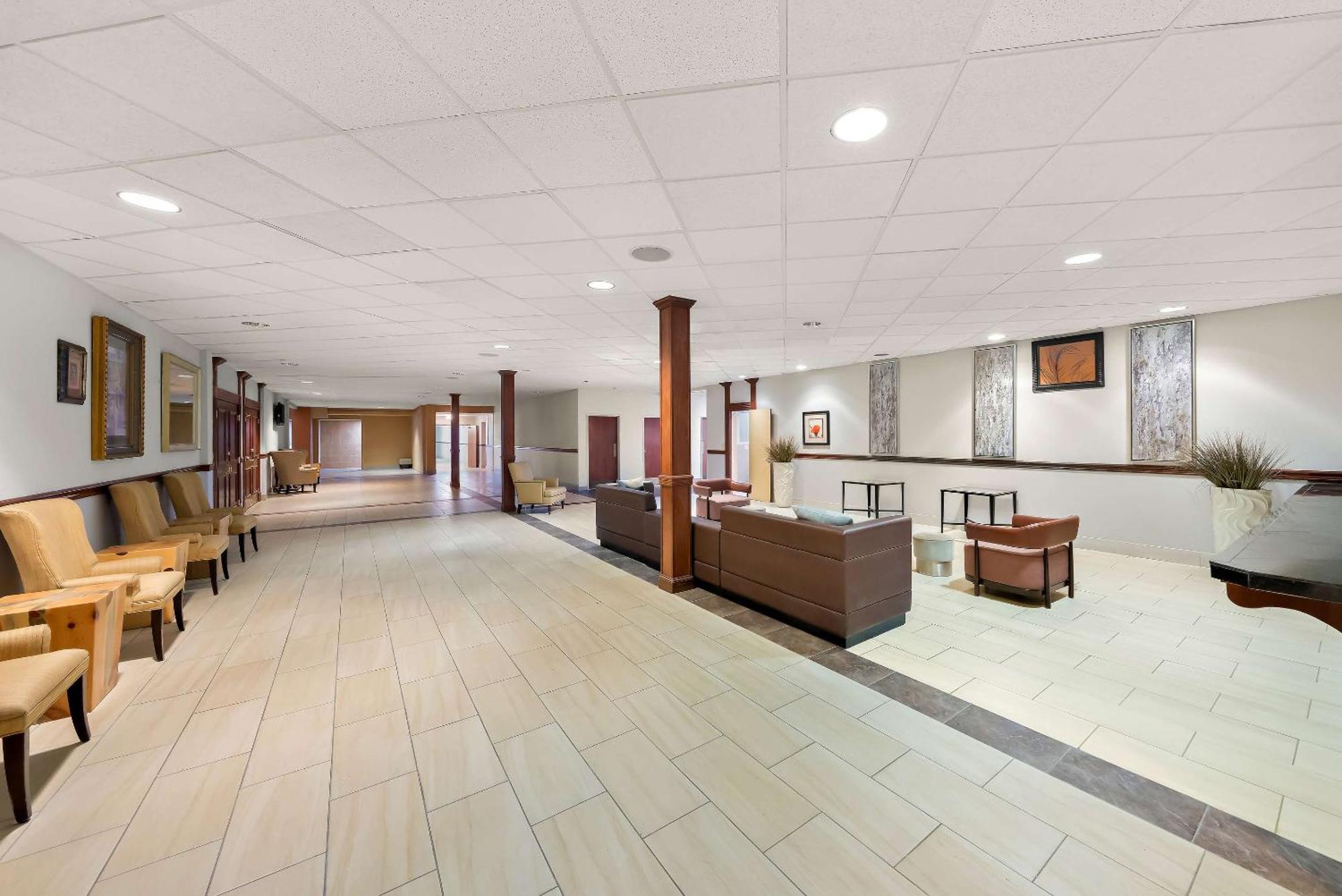 Suburban Studios, Kearney Luaran gambar